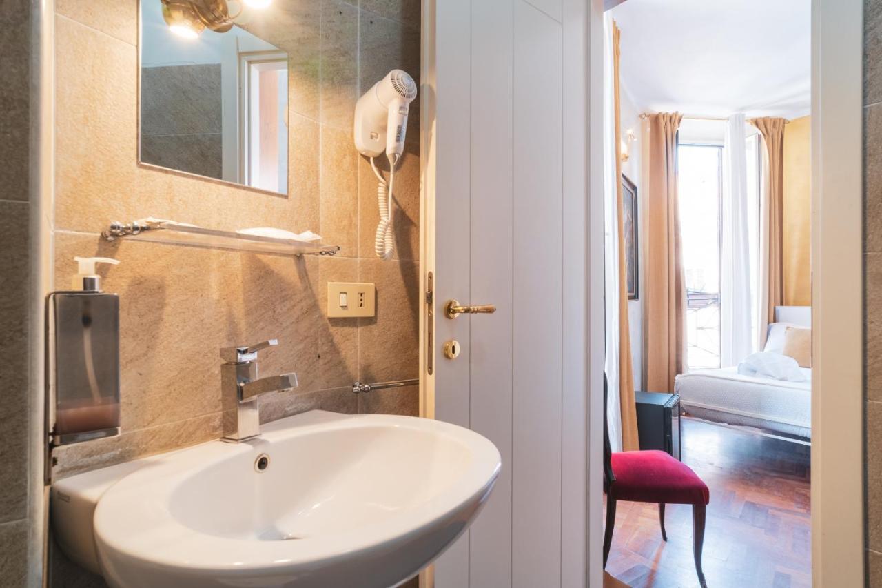 Golden Piazza Di Spagna Pensionat 3*
